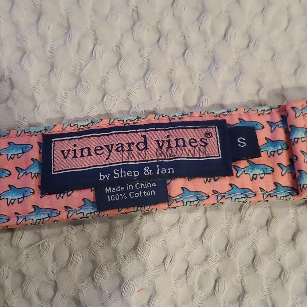 Vineyard Vines questions leave